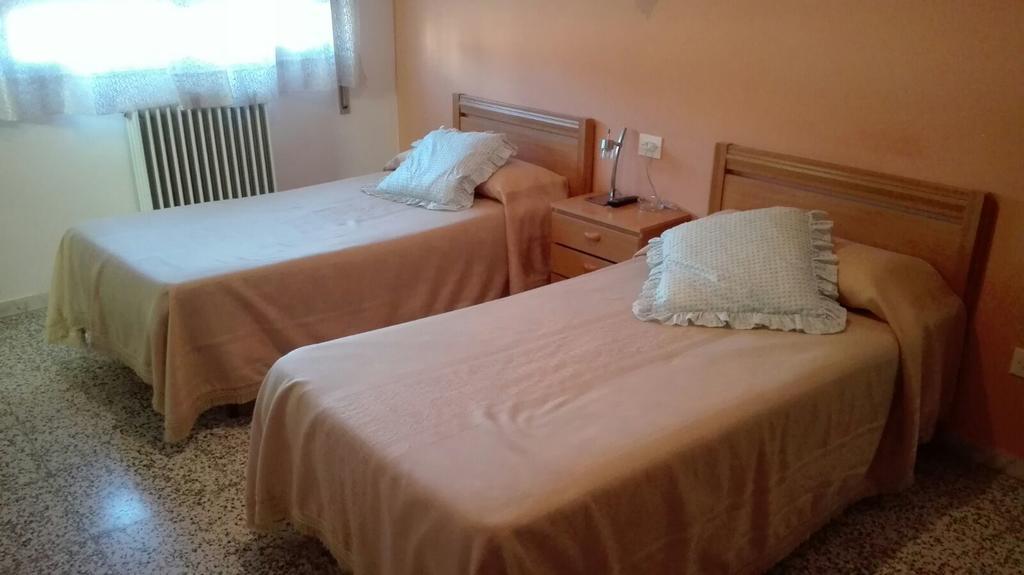 Hostal Terraferma Algerri Kültér fotó